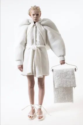 FALSE 3-way transforming piece: scarf / bag